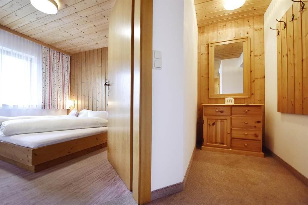 Berghof Gundalatsch Bed & Breakfast Gaschurn Bagian luar foto