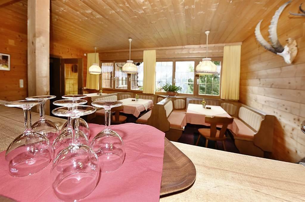 Berghof Gundalatsch Bed & Breakfast Gaschurn Bagian luar foto