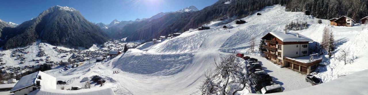 Berghof Gundalatsch Bed & Breakfast Gaschurn Bagian luar foto
